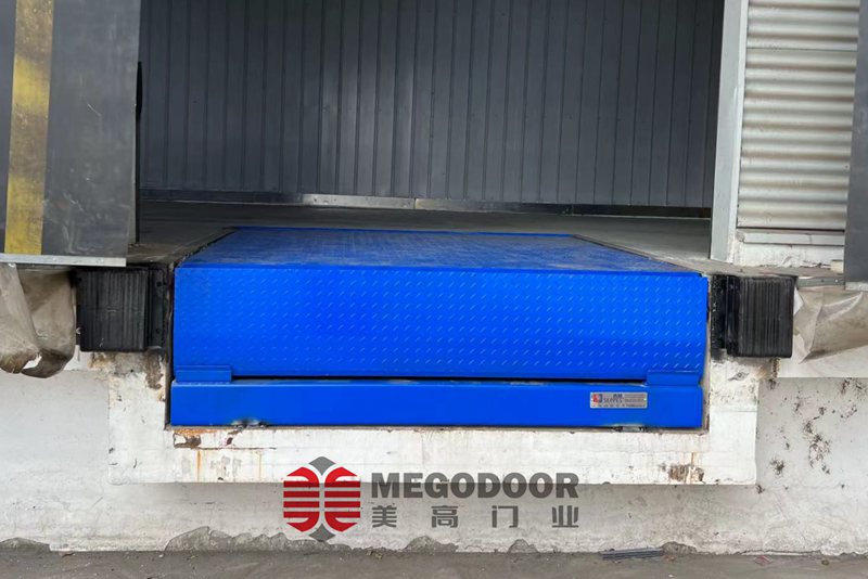 装卸货平台与限动器：效率与安全并重的物流守护方案插图