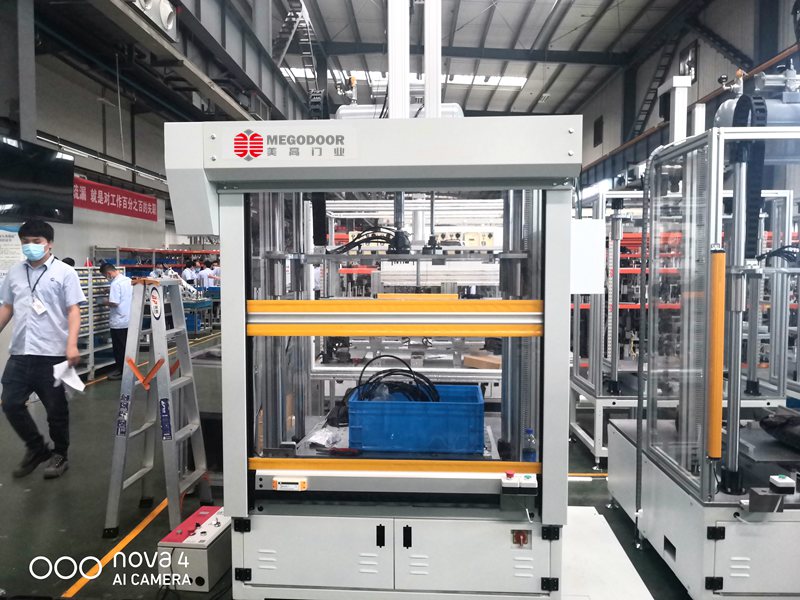 南京激光焊接设备专用安全防护卷帘门技术规范与性能解析插图1 南京激光焊接设备专用安全防护卷帘门技术规范与性能解析插图1