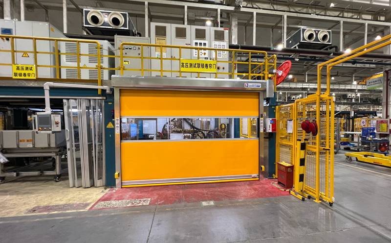 南京防坠落卷帘门厂家｜美高门业PVC卷帘门联动货梯安全保护方案插图1